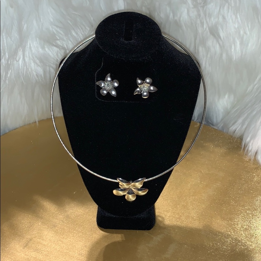 Vintage silver flower pendant choker with earings